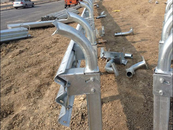 SS級三波護(hù)欄板